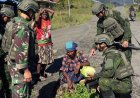 Satgas Yonif 631/Antang Borong Hasil Kebun Mama Papua, Bangkitkan Ekonomi Lokal